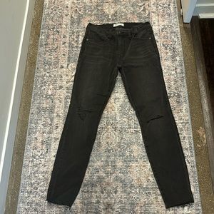 Madewell NWOT 9” high rise skinny jeans. Size 28